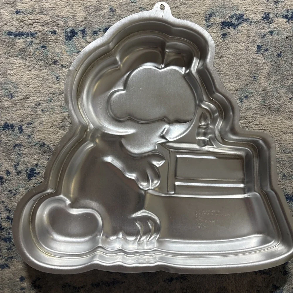 Wilton Garfield Character Cake Pan Mold 2105-2447 Aluminum Vintage EUC